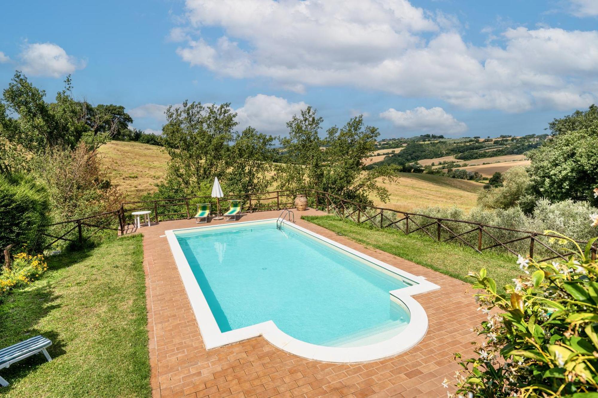Agriturismo Bio Tra Cielo E Terra Frontignano Exteriör bild