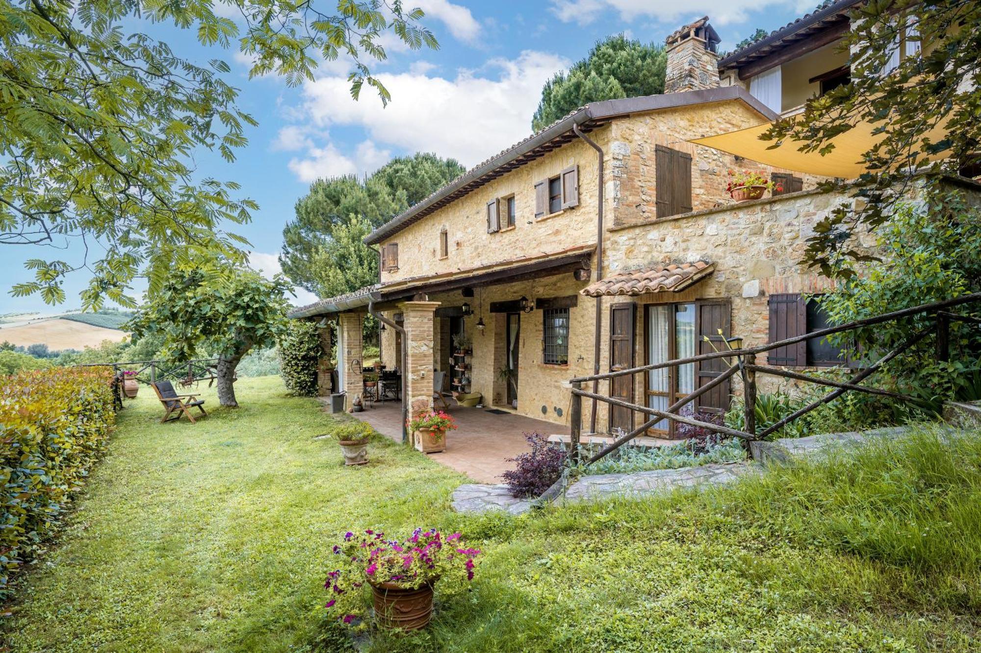 Agriturismo Bio Tra Cielo E Terra Frontignano Exteriör bild